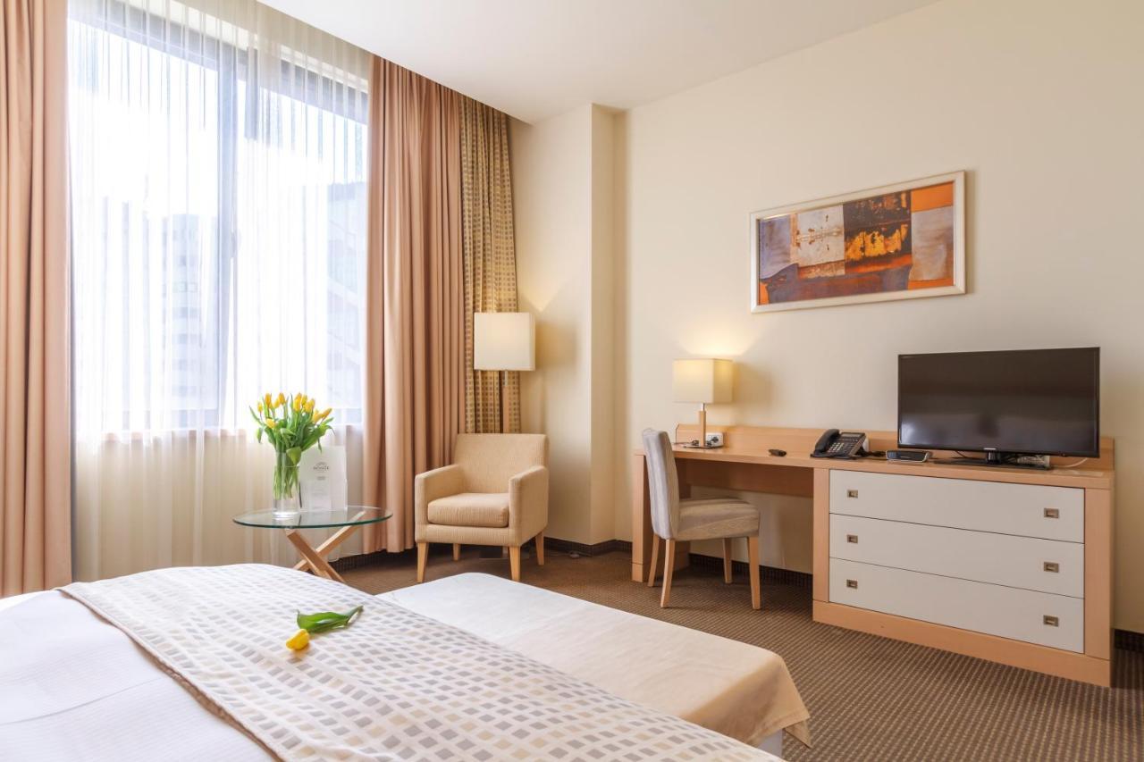 Hotel Rogge Решица Екстериор снимка