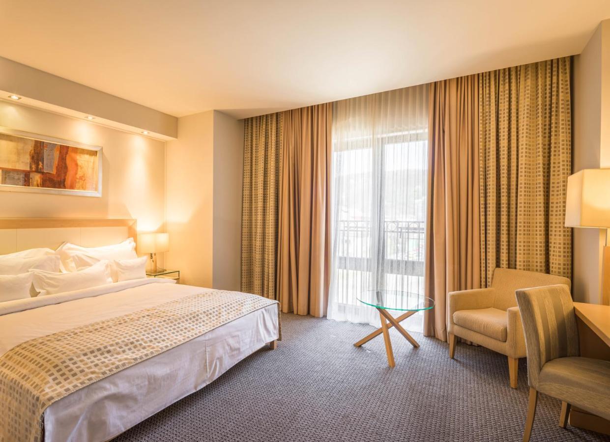 Hotel Rogge Решица Екстериор снимка