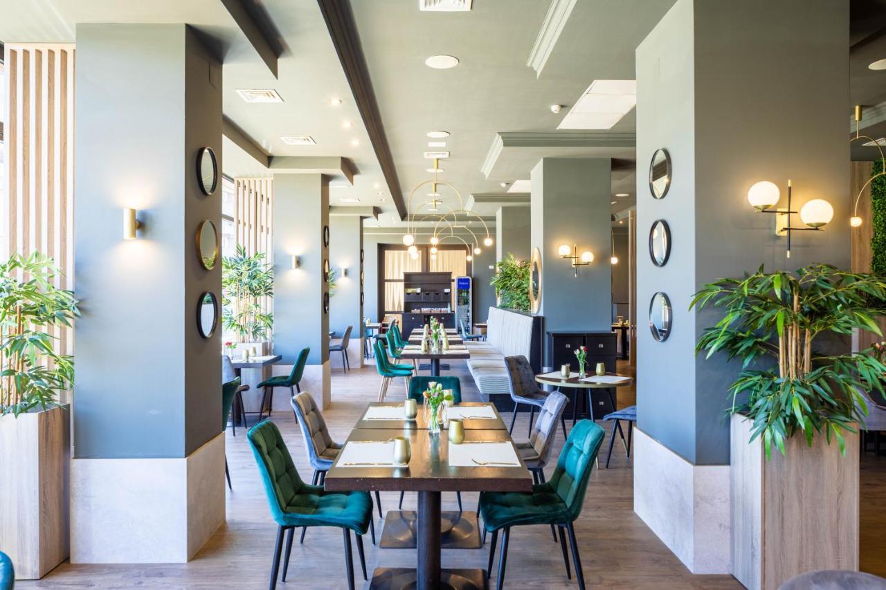 Hotel Rogge Решица Екстериор снимка