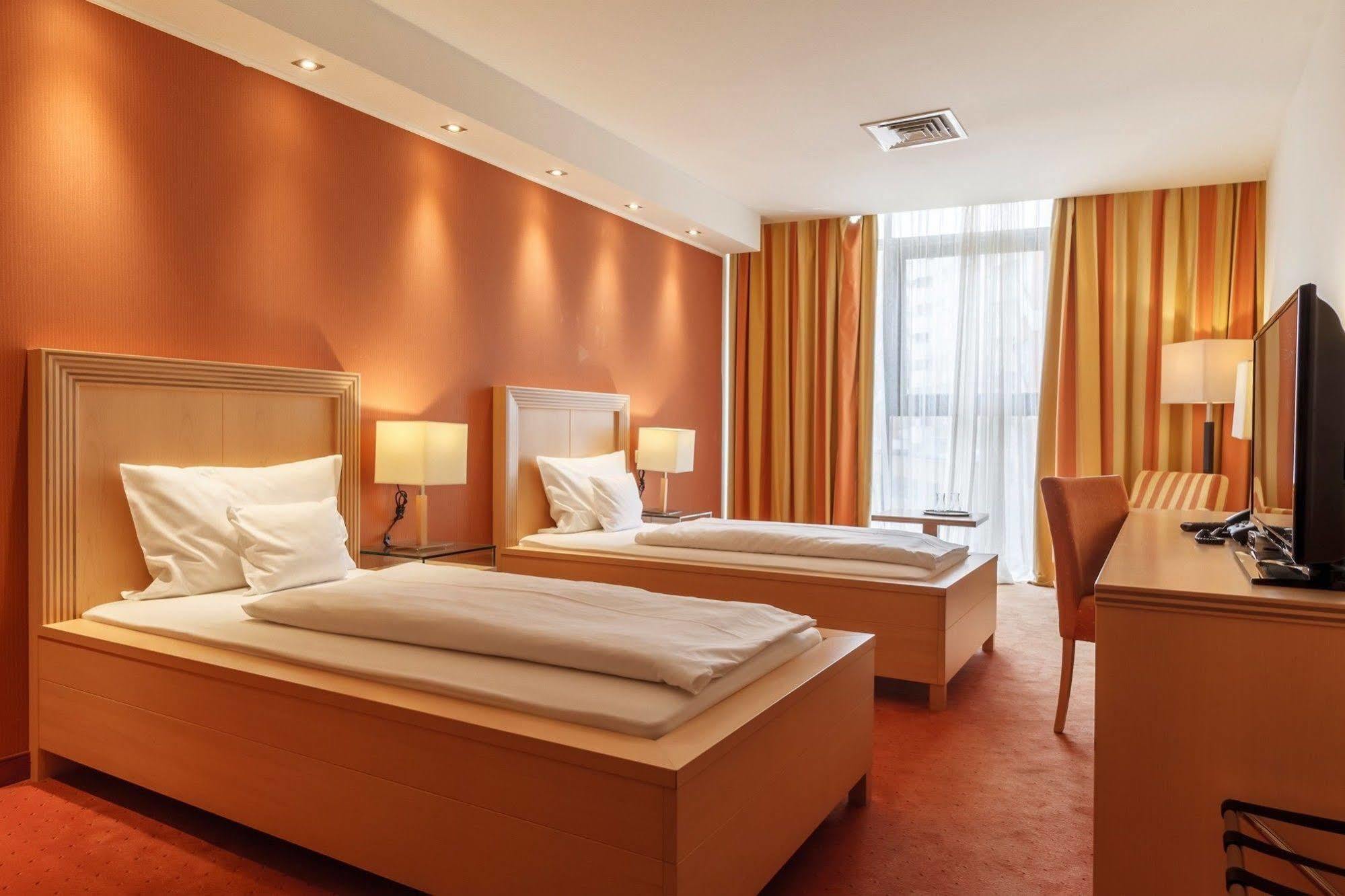 Hotel Rogge Решица Екстериор снимка