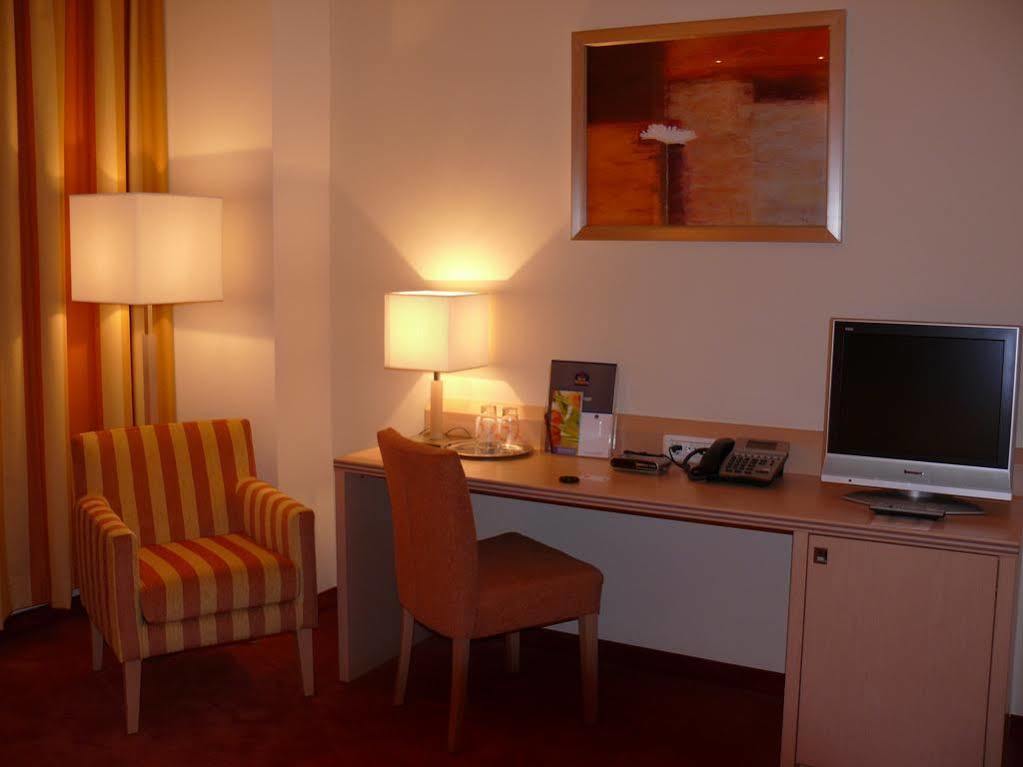 Hotel Rogge Решица Екстериор снимка
