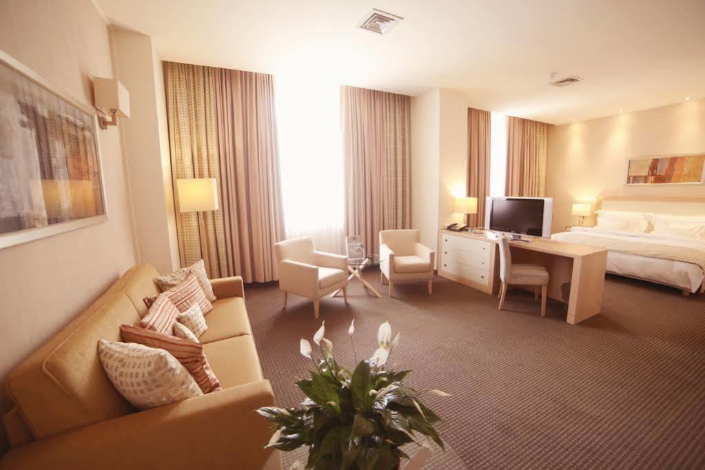 Hotel Rogge Решица Екстериор снимка