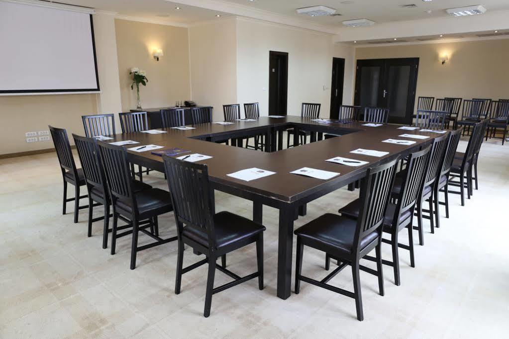 Hotel Rogge Решица Екстериор снимка