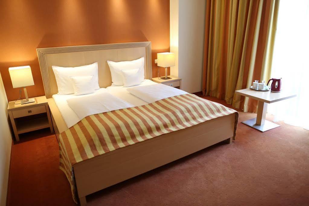 Hotel Rogge Решица Екстериор снимка