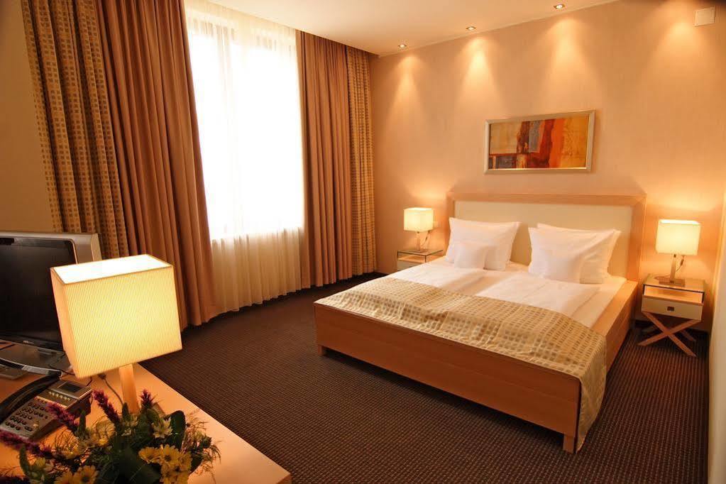 Hotel Rogge Решица Екстериор снимка